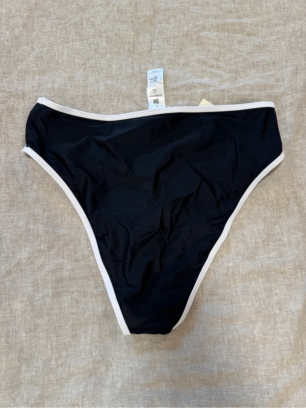 Cupshe Beauty Black Bikini set (M top L bottoms) - Picture 7 of 9